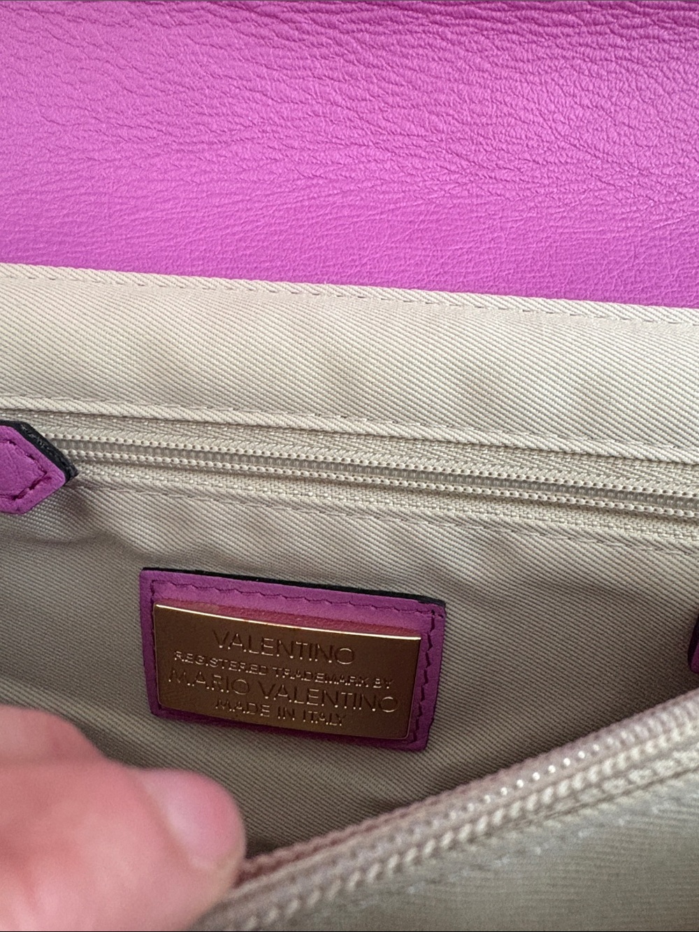Valentino Fuchsia Quilted Shoulder Bag with Gold Chain Strap - Picture 5 of 6